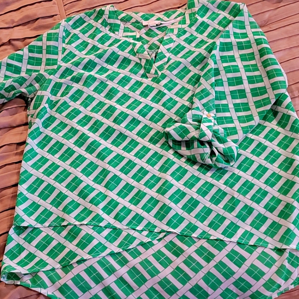 Lightweight multi-functional shirt